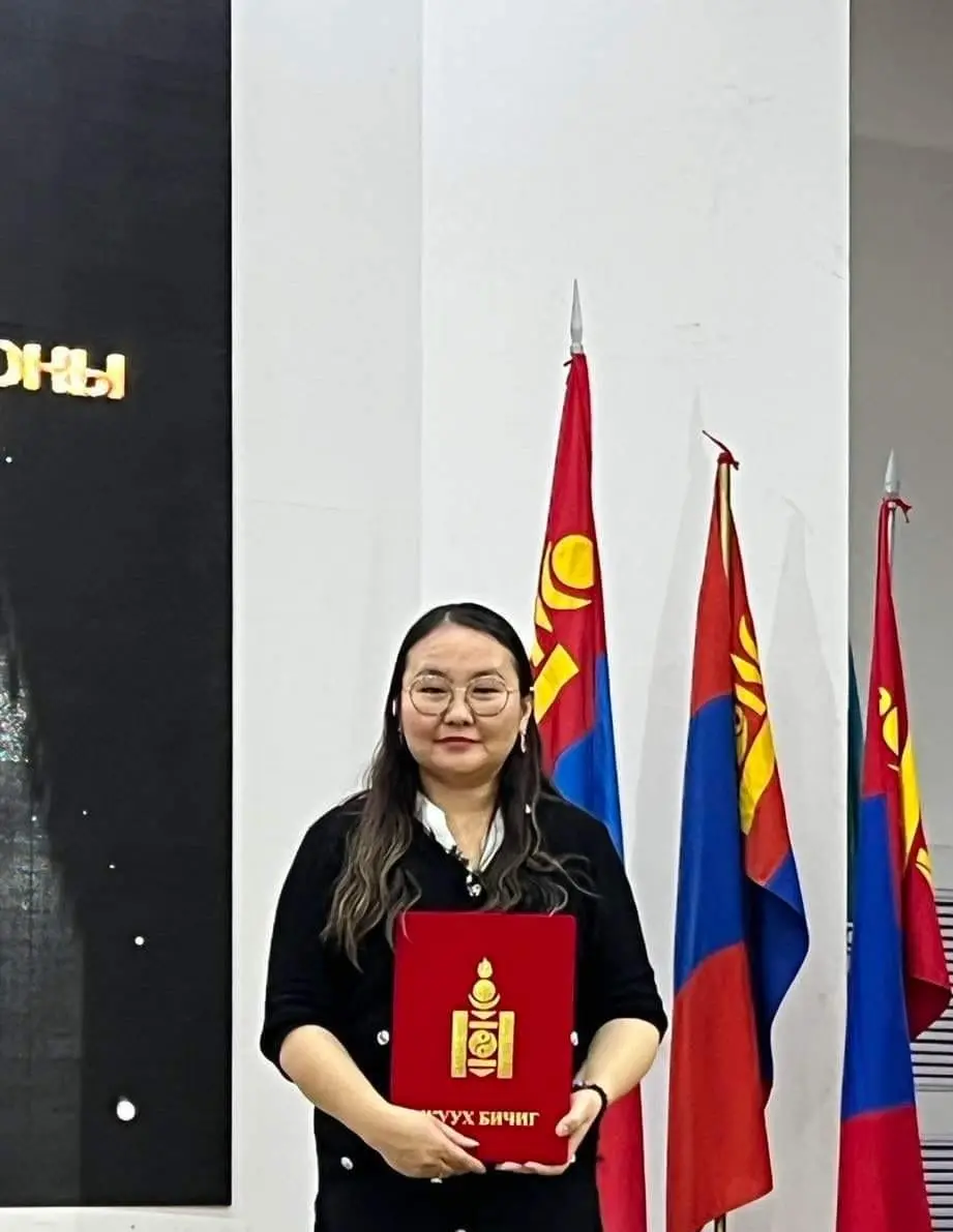 Лхамсүрэн Занданмядагсүрэн